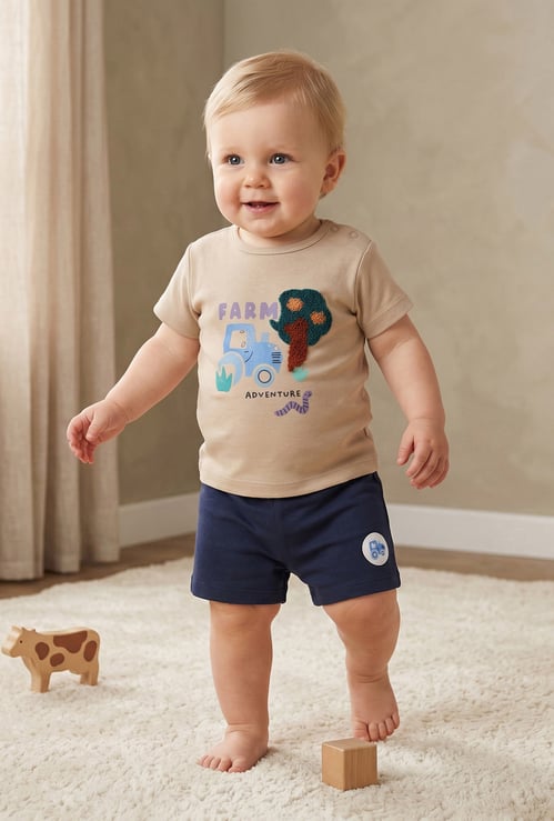 Juniors Applique T-shirt & Shorts Set