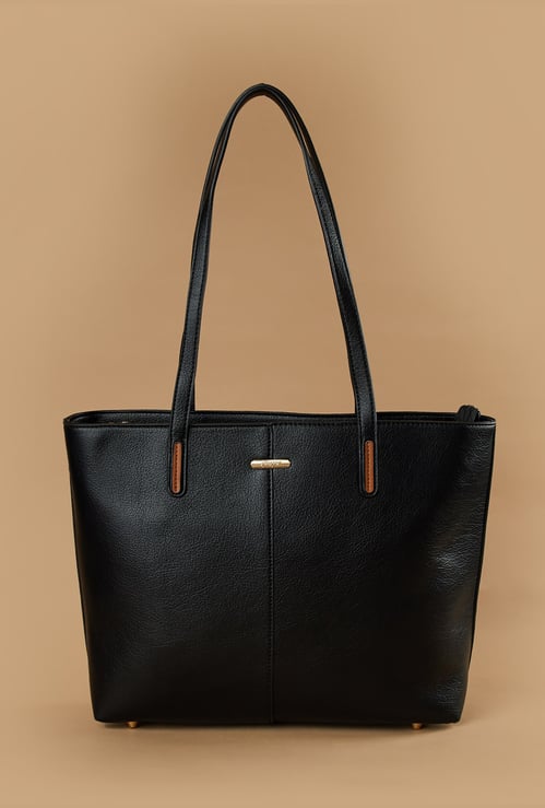 GINGER Textured Shoulder Bag
