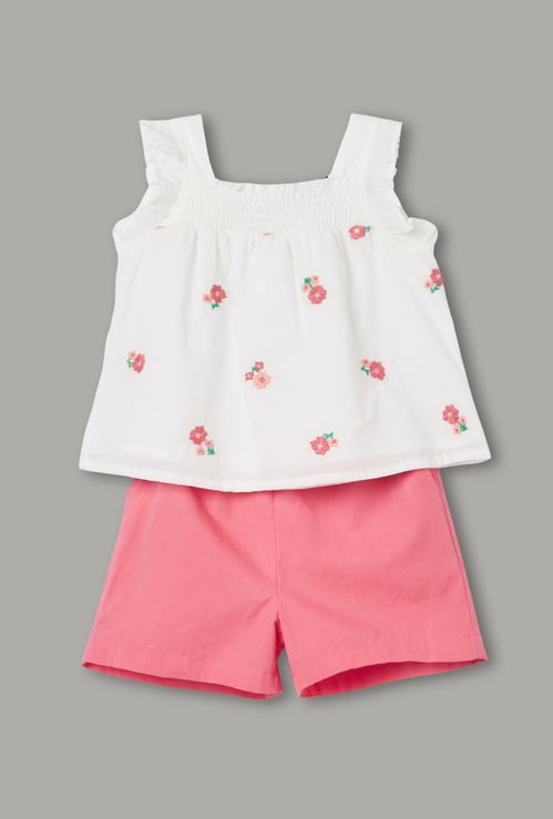 JUNIORS Girls Embroidered Top and Shorts