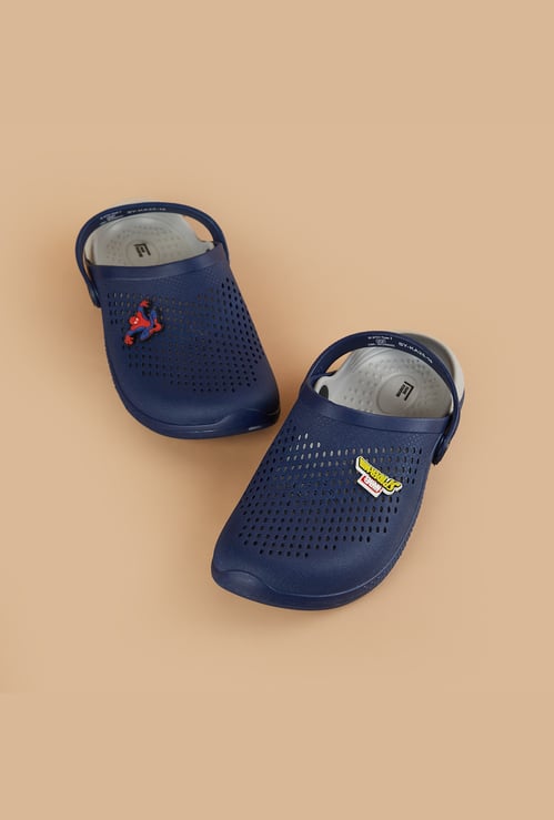 FAME FOREVER Boys Spiderman Charm Detailed Clogs