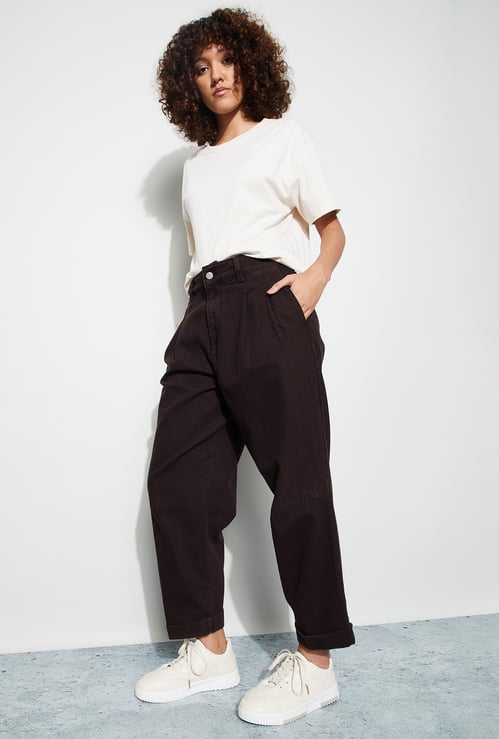 FAME FOREVER Pleated Darkwashed Jeans