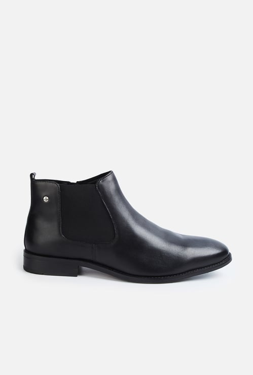 HUSH PUPPIES Aiden Solid Chelsea Boots