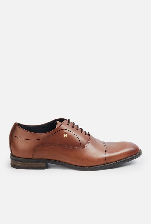 HUSH PUPPIES Solid Lace-Up Shoes