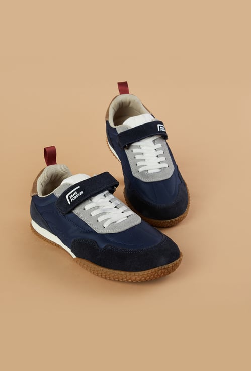 FAME FOREVER Boys Velcro Sneakers