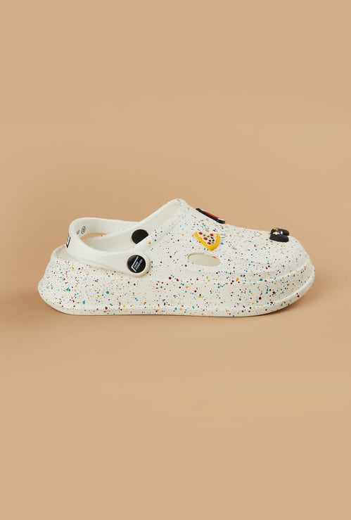 FAME FOREVER Boys Charm Detail Clogs