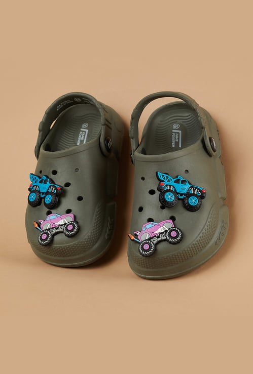 FAME FOREVER Boys Clogs with Charms