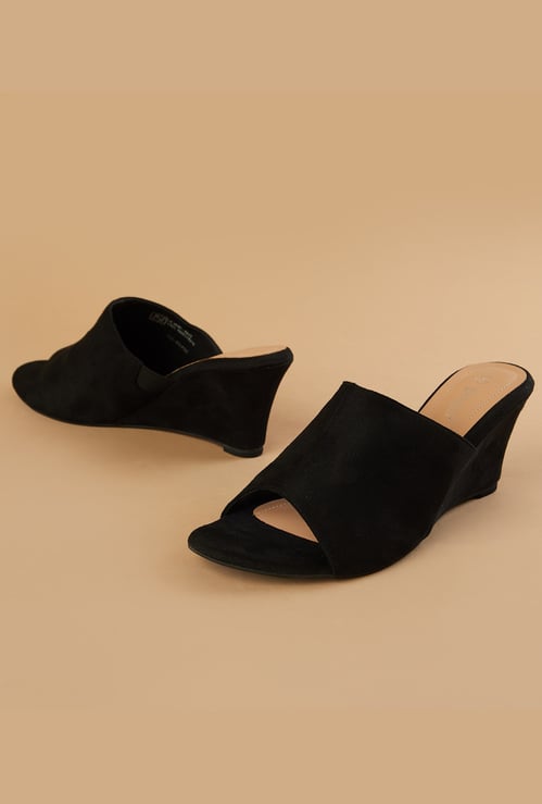 GINGER Faux Suede Wedges