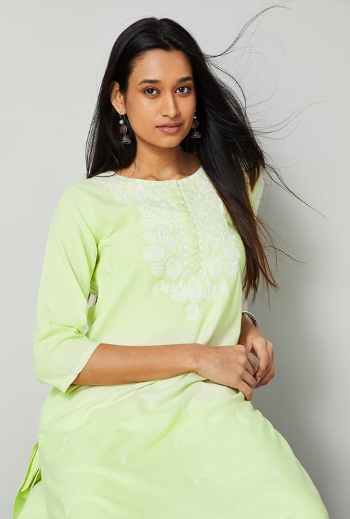 MELANGE Embroidered Straight Kurta