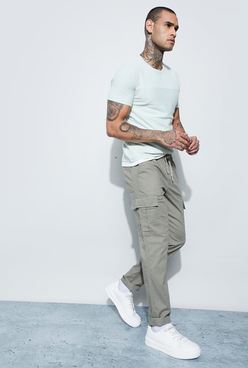 FAME FOREVER Solid Regular Fit Cargos