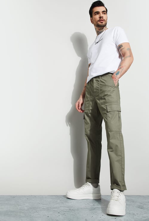 FAME FOREVER Solid Regular Fit Cargos