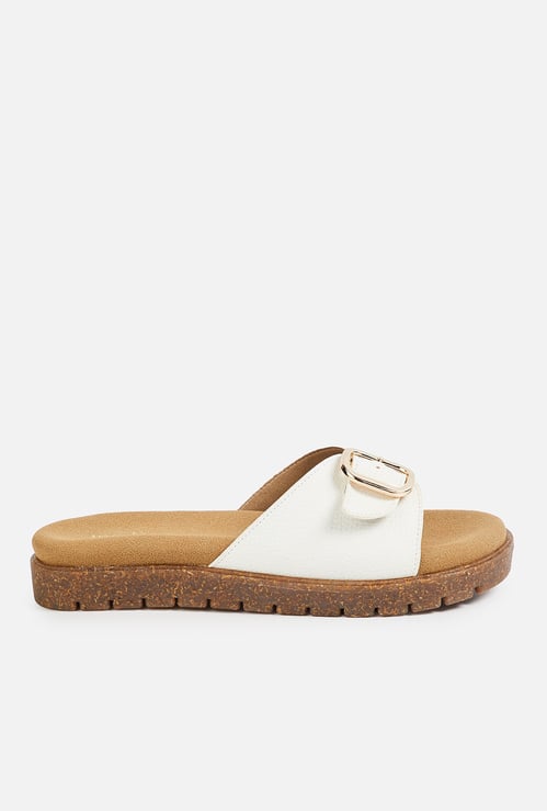 INC.5 Buckle Flats