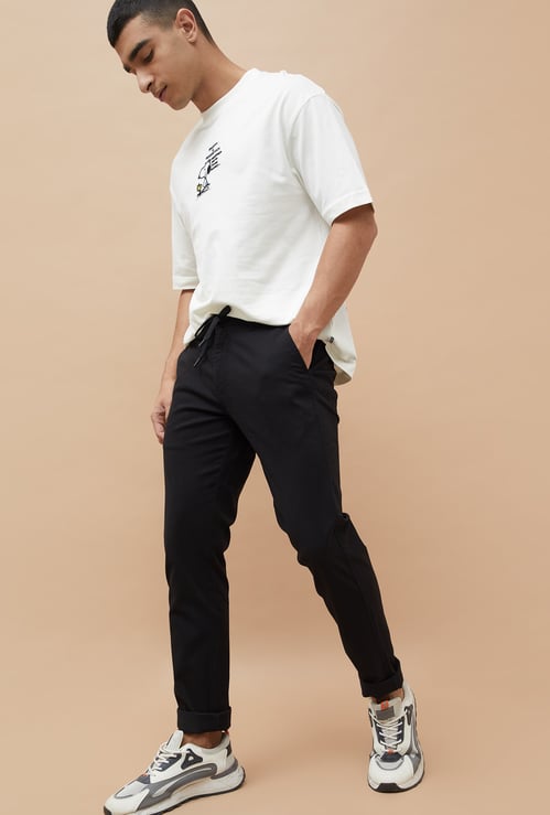 FAME FOREVER Solid Slim Tapered Trousers