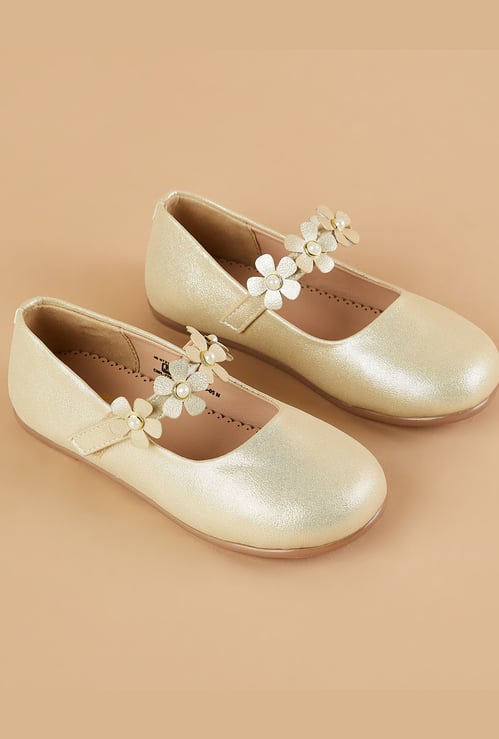 FAME FOREVER Girls Floral Appliqued Ballerinas