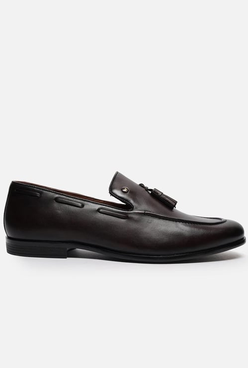 LOUIS PHILIPPE Solid Tassel Slip-Ons