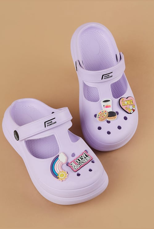 FAME FOREVER Girls T-strap Clogs with Charms