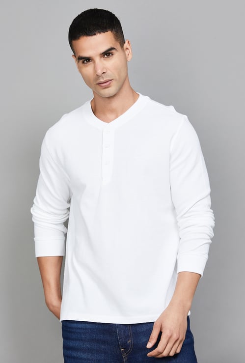 LEVI'S Textured Henley T-shirt