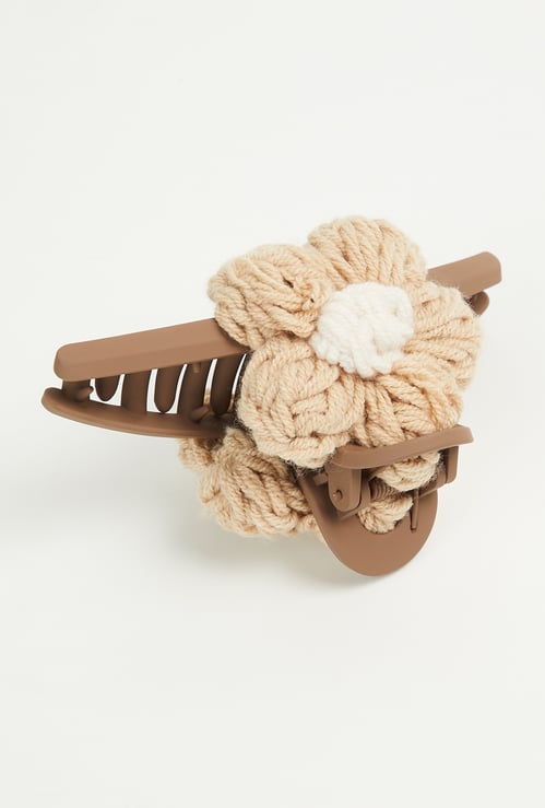 FAME FOREVER Crochet Flower Claw Clip