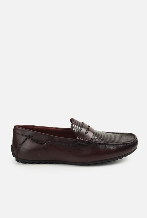RARE RABBIT Textured Slip-Ons