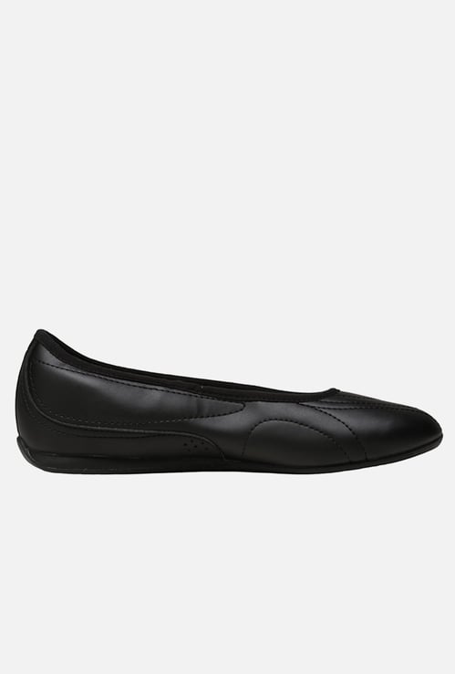 PUMA Slip-On Round Toe Sneakers