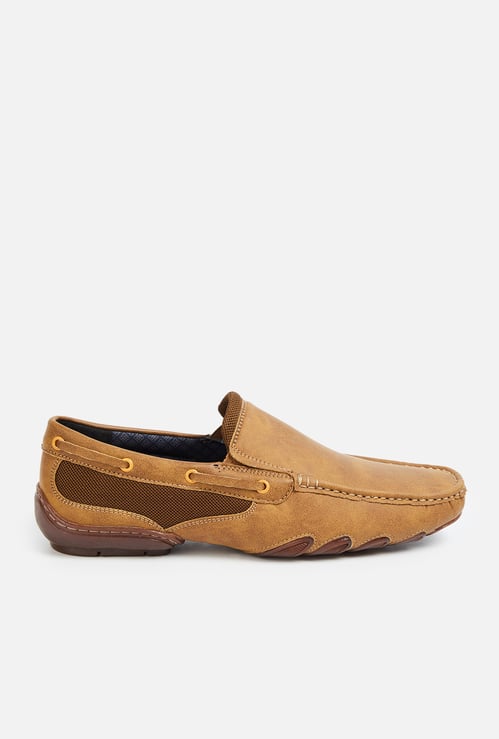 BATA Solid Boat Shoes