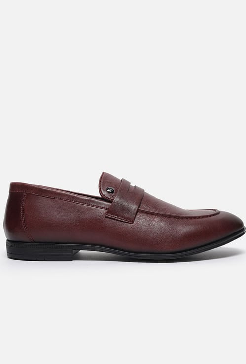 LOUIS PHILIPPE Solid Slip-Ons