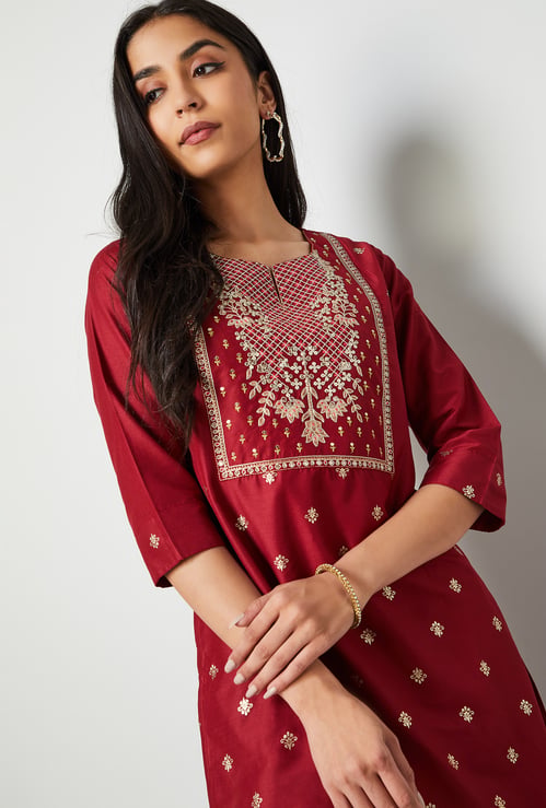 MELANGE Embroidered Straight Kurta