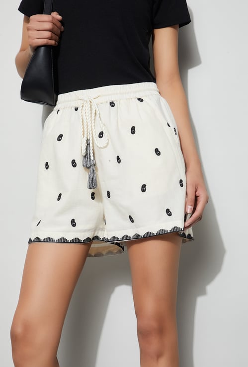 FAME FOREVER Paisley Embroidered Shorts