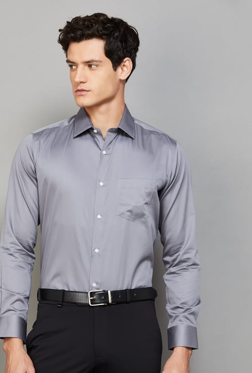VAN HEUSEN Solid Tailored Fit Formal Shirt