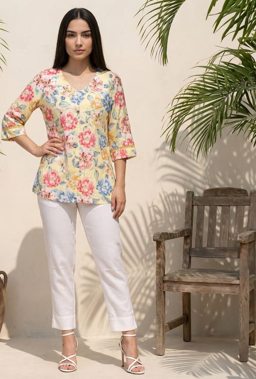 AURELIA Floral Print V-Neck 3/4th Sleeves Top