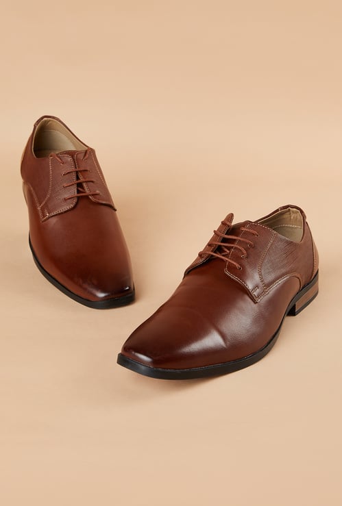 CODE Self Design Lace-Up Shoes