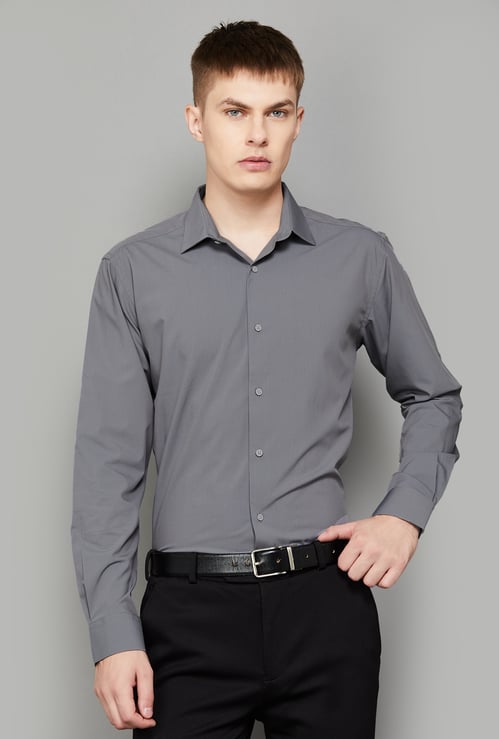 PARK AVENUE Solid Slim Fit Formal Shirt