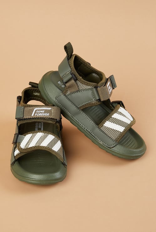 FAME FOREVER Boys Colourblock Floaters
