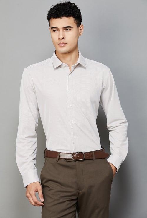 VAN HEUSEN Striped Slim Fit Formal Shirt