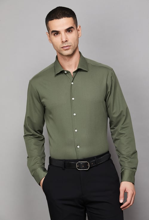 VAN HEUSEN Solid Slim Fit Shirt