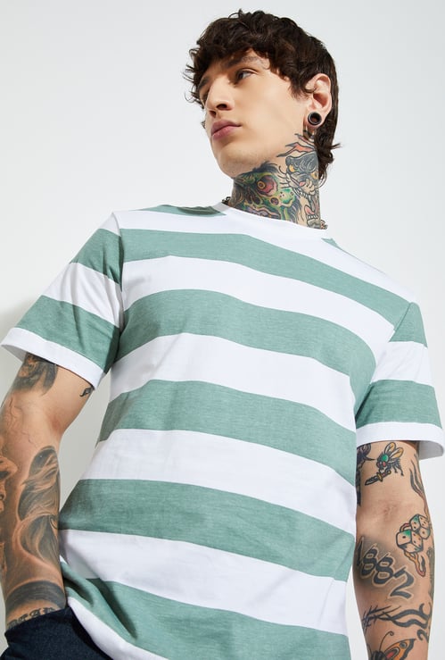URB_N Men Striped T-shirt
