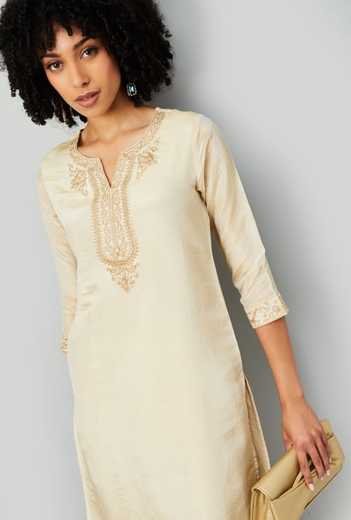 Women Yoke Embroidered Straight Kurta