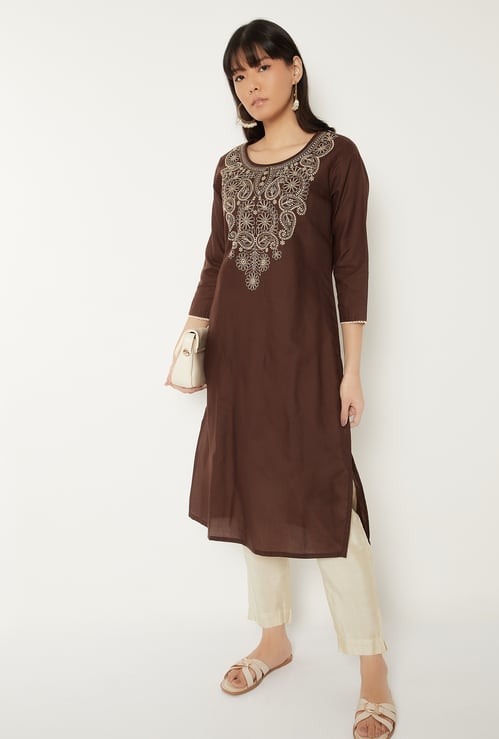 Women Chikankari Embroidered Straight Kurta