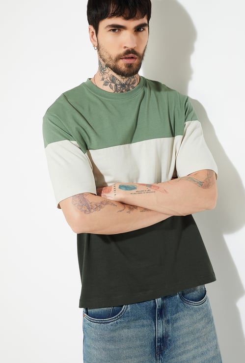 URB_N Men Colourblocked T-shirt