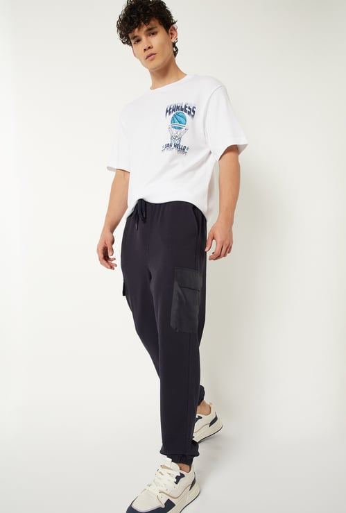 Men Solid Active Cargo Joggers