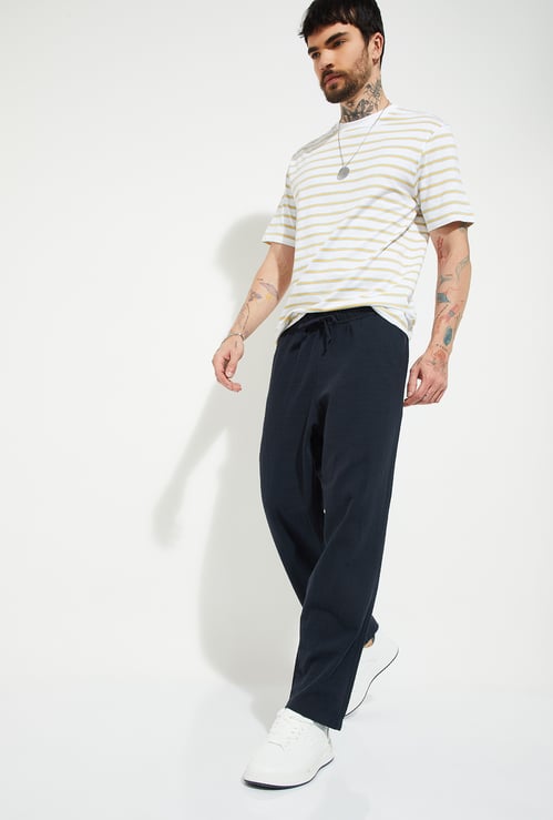 Men Solid Woven Pull-On Pants