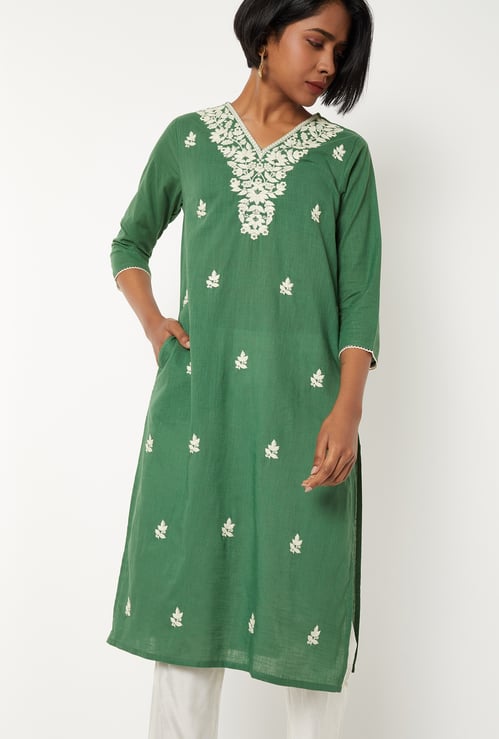 Women Chikankari Embroidered Kurta