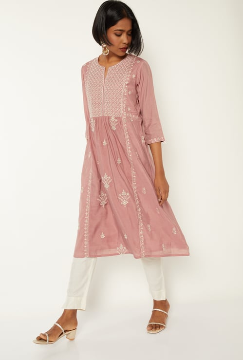Women Embroidered Kalidar Kurta