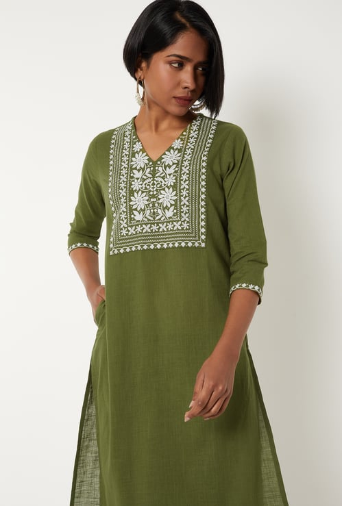 Women Embroidered Straight Kurta Set