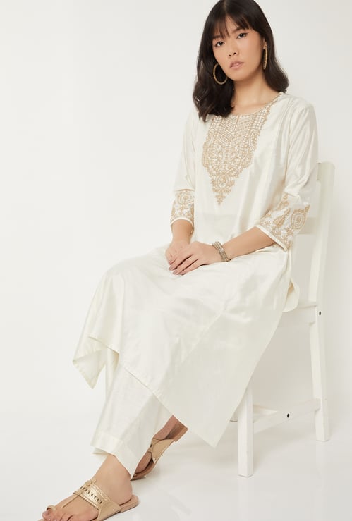 Women Embroidered Straight Kurta Set