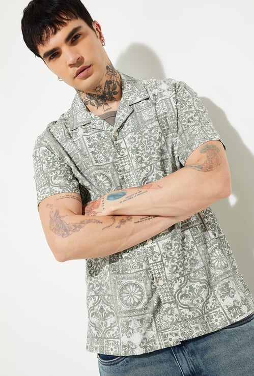 URB_N Men Printed Regular Fit Shirt