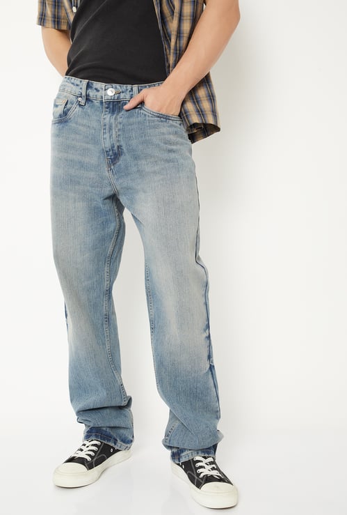 Men Washed Straight Fit Jeans