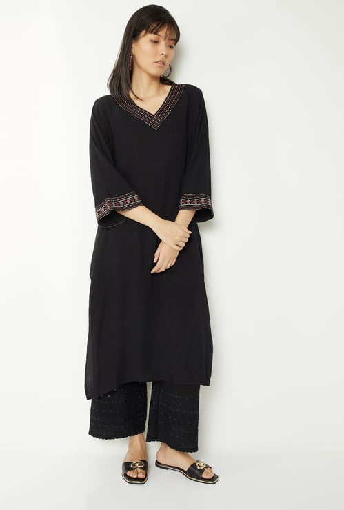Women Embroidered Straight Kurta