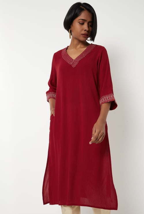 Women Embroidered Straight Kurta