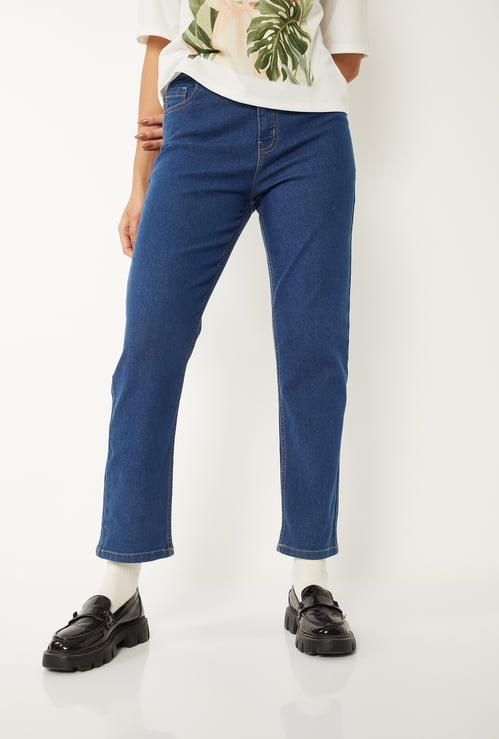 Women Solid Slim Straight Jeans