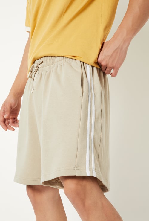 Men Side Striped Sports Shorts